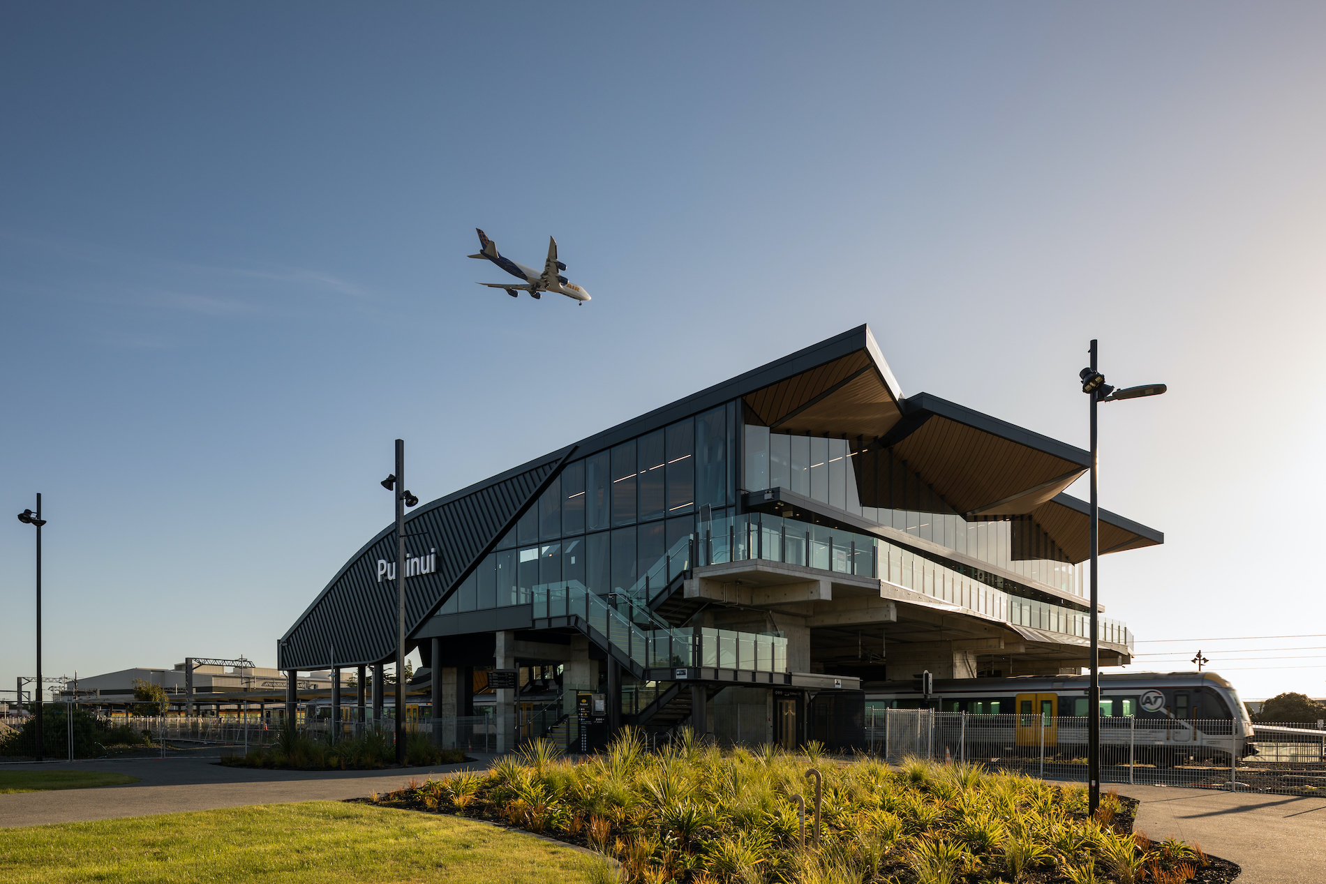 INNOWOOD Ceiling - PUHINUI STATION INTERCHANGE