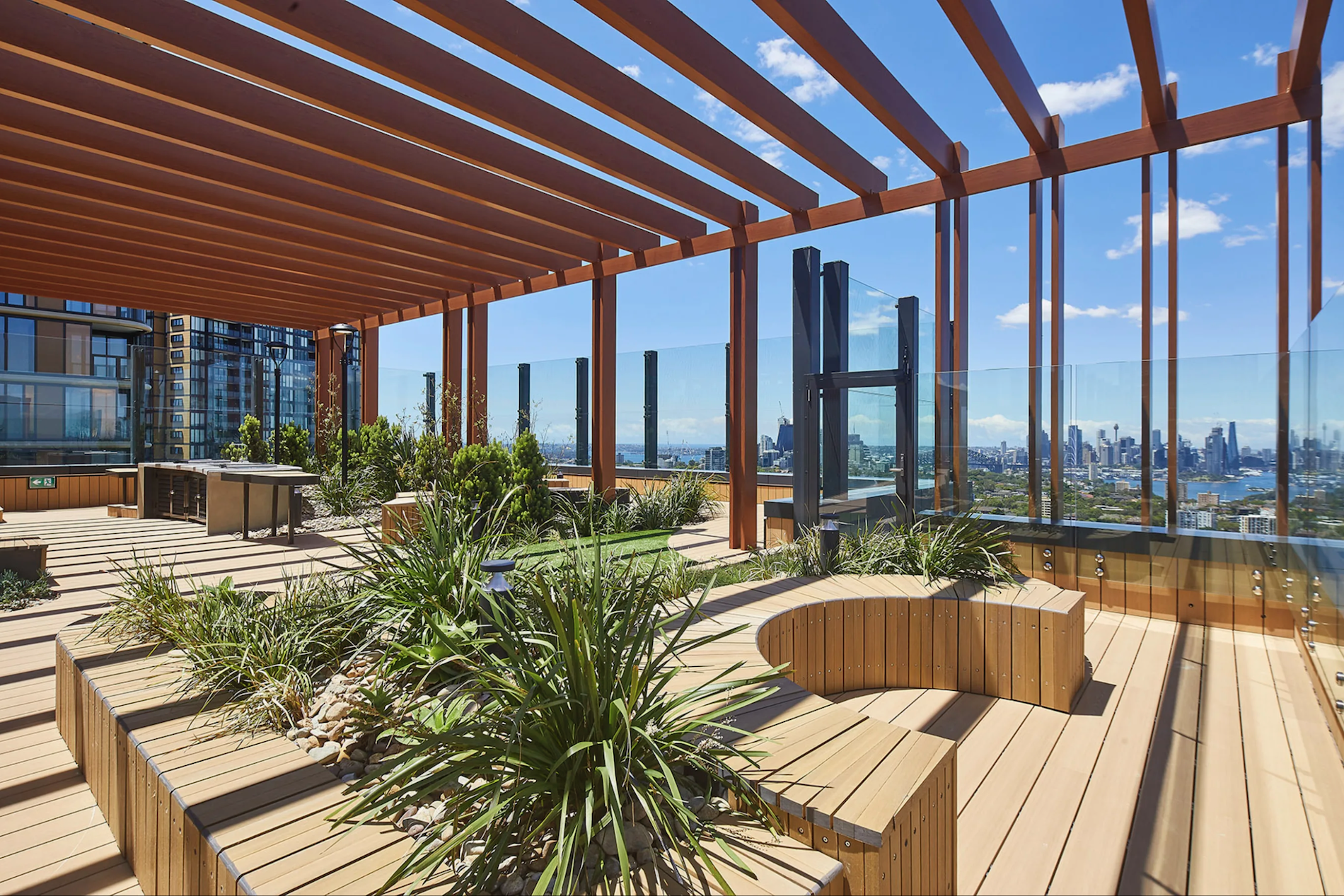 INNOWOOD Outdoors - Rooftop Landscaping at 88 St Leonards