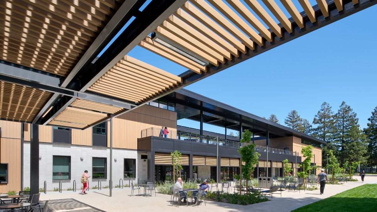 Pergola screening detail with outdoor seating area